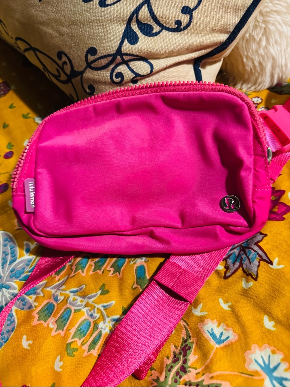 Lululemon fanny pack in hot pink NEW